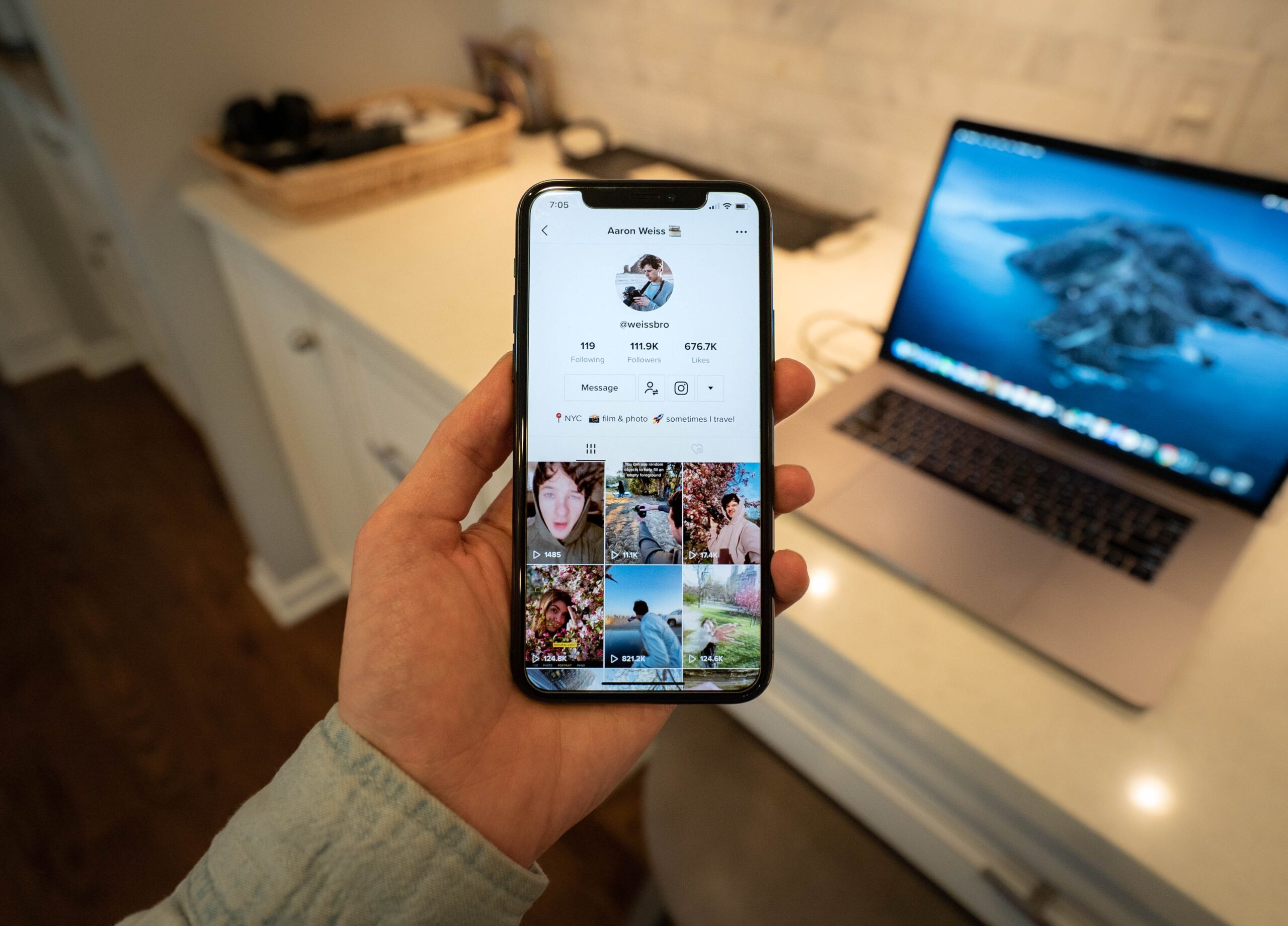 Socialni-site-telefon
